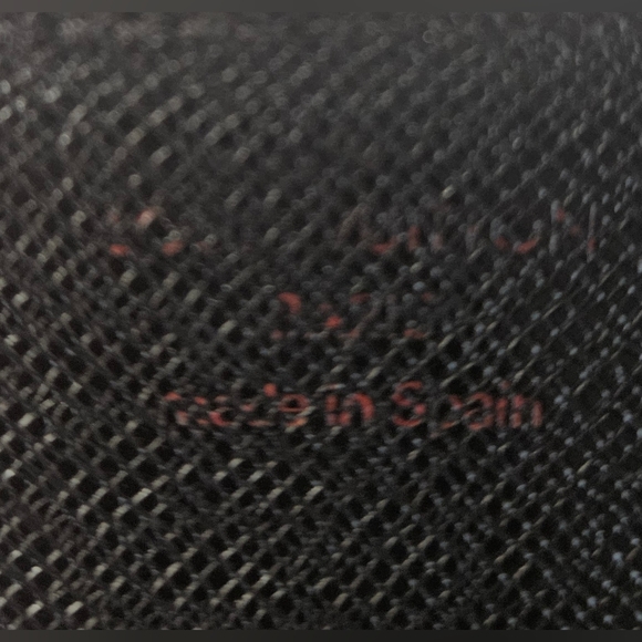 LOUIS VUITTON BIFOLD EPI WALLET - Picture 3 of 10